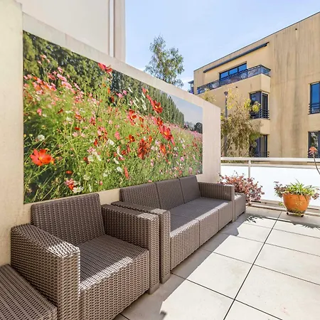Modern, A C Duplex - 3bdr 6p - Cannes